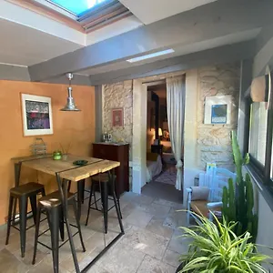Appartement Maison De Avec Patio, Arles