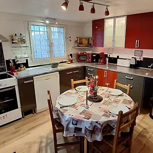 Appartement Superbe T2 Avec Jardin, Piscine-enfant Et Parking, Arles